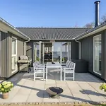 Lander - 20m From The Sea By Interhome