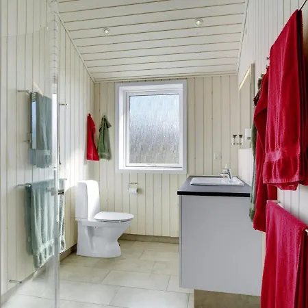 Lander - 20m From The Sea By Interhome