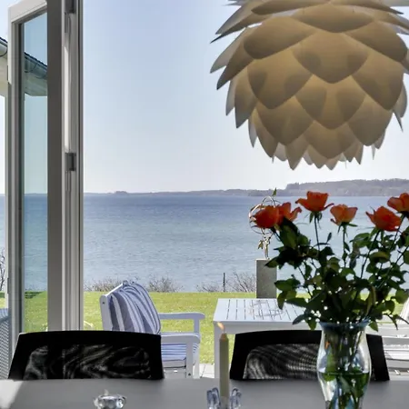 Lander - 20m From The Sea By Interhome *