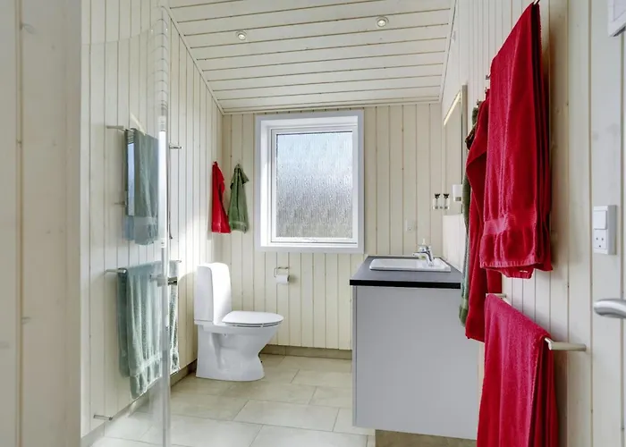 Lander - 20m From The Sea By Interhome